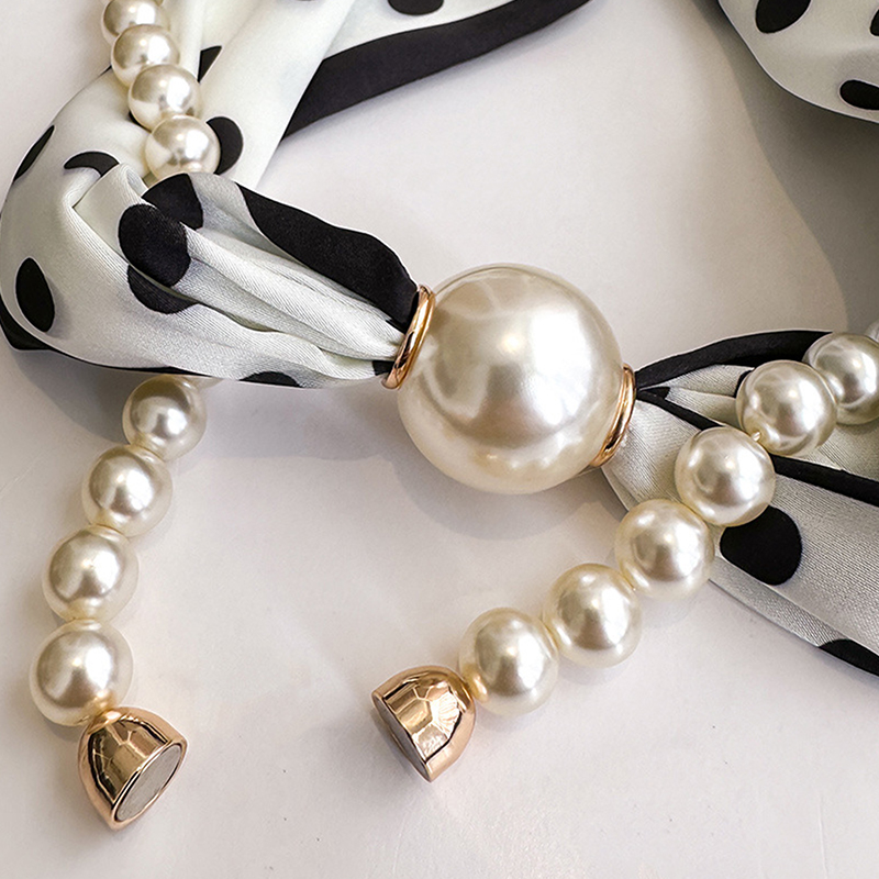Sciarpa in Raso con Collana di - Pearl Trim Chain recensione e prezzo